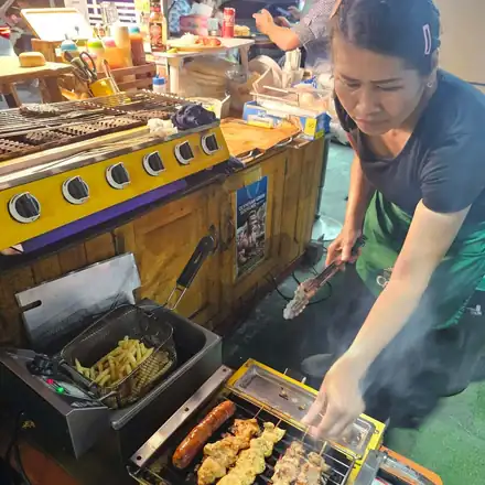 Grilling souvlaki to order